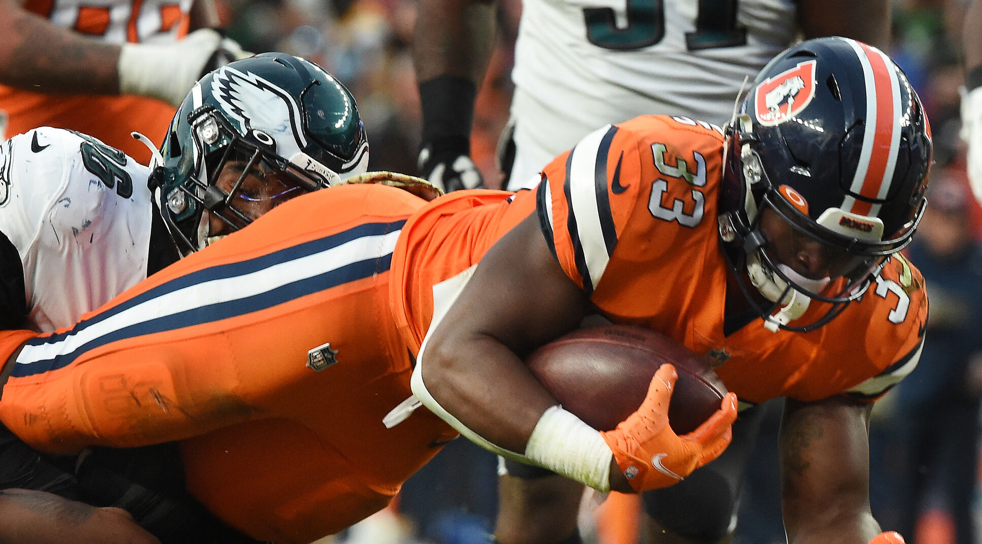111521k-s-broncos-eagles 11.JPG